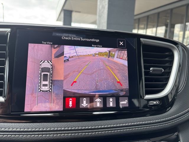 New 2026 Chrysler Pacifica Select image 12