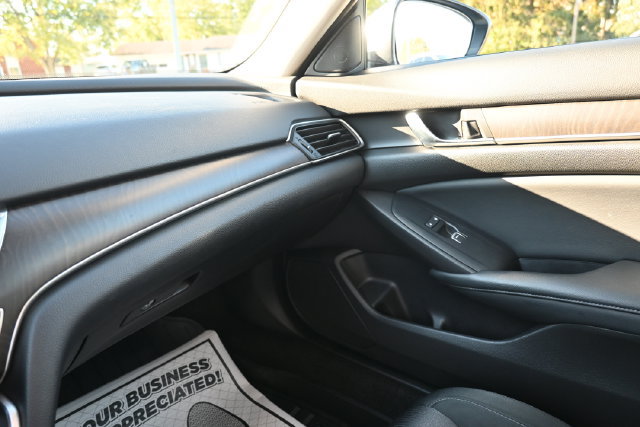 Used 2018 Honda Accord EX image 27