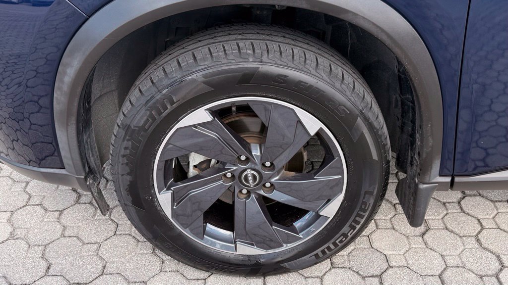Used 2024 Nissan Rogue SV w/ SV Premium Package FWD image 20