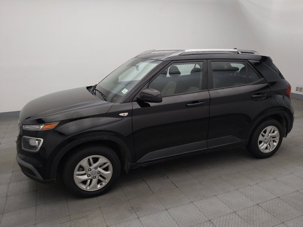 Used 2020 Hyundai Venue SEL w/ Convenience Package FWD image 2