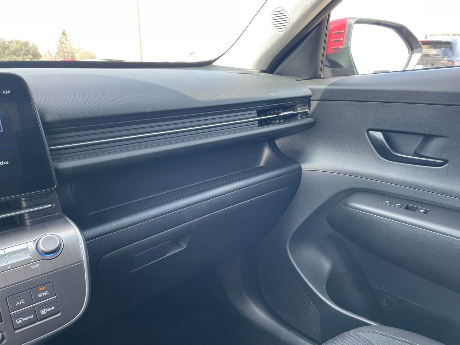 Used 2025 Hyundai Kona SEL image 36