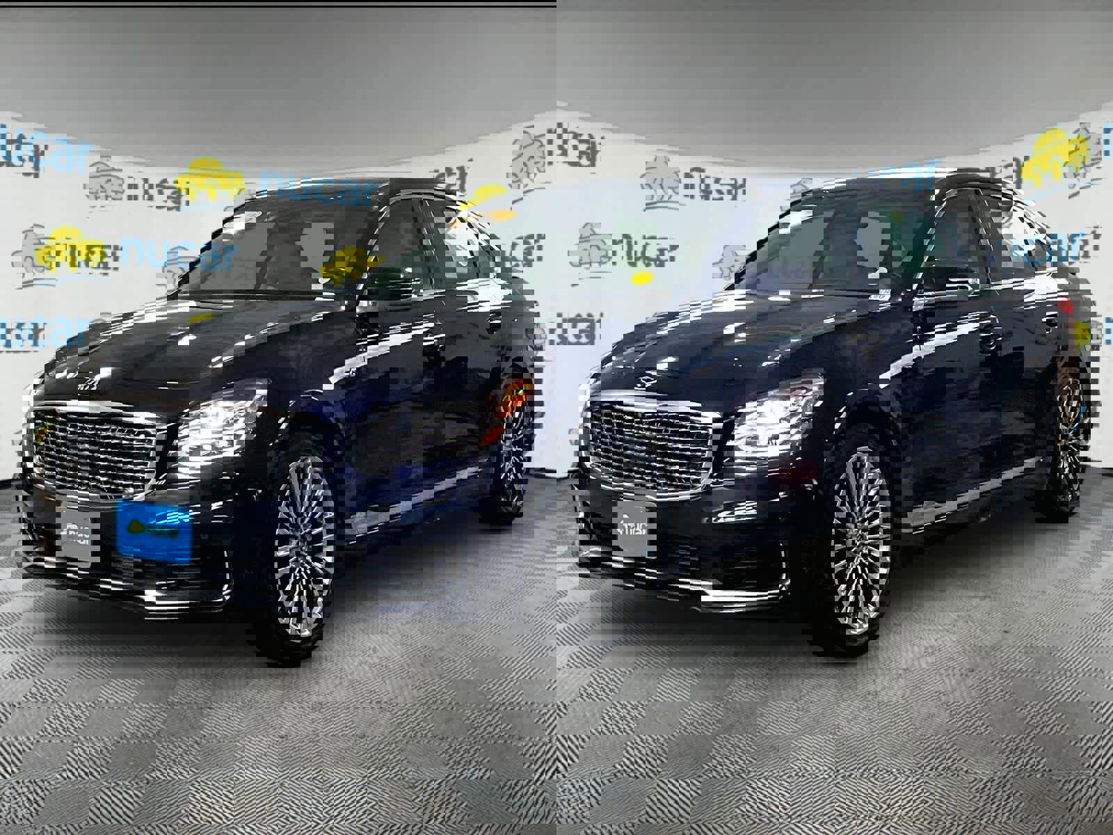 Used 2019 Kia K900 Luxury image 3