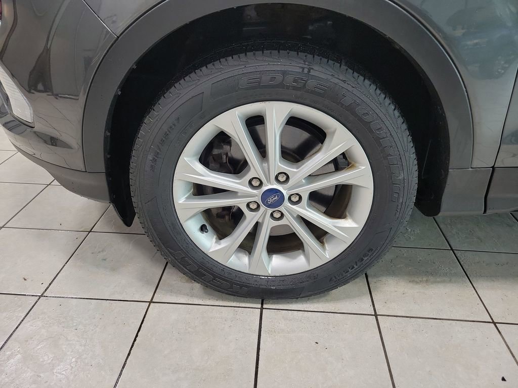 Used 2019 Ford Escape SEL image 48