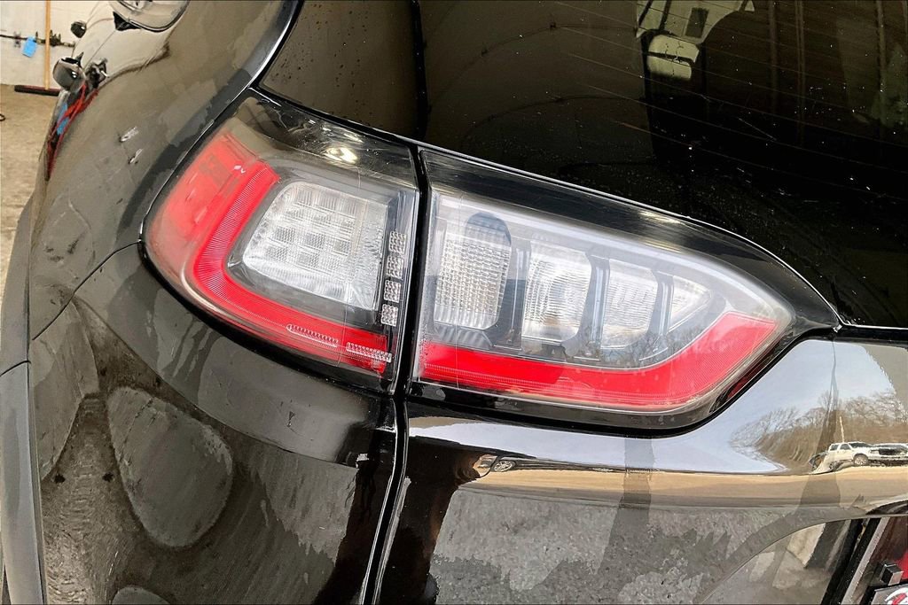 Used 2020 Jeep Cherokee Trailhawk w/ Comfort & Convenience Group image 23