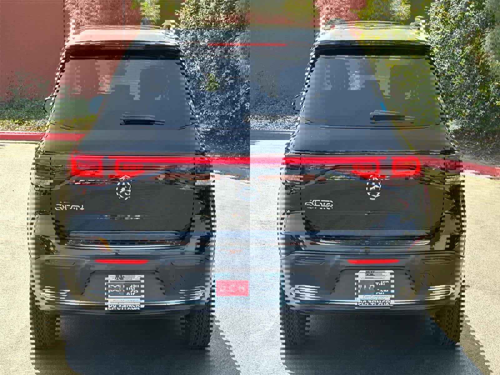 Used 2023 Mercedes-Benz EQB 250+ w/ Exclusive Package image 5