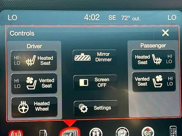 Used 2015 Dodge Challenger R/T Plus RWD image 22
