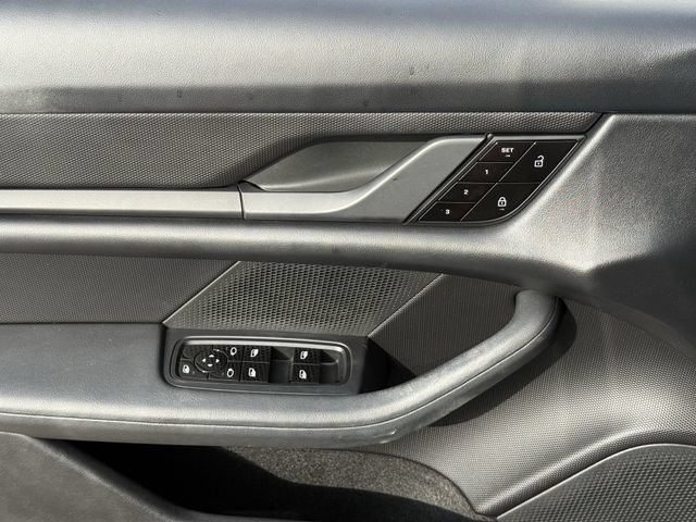 Used 2020 Porsche Taycan 4S AWD/4WD image 20