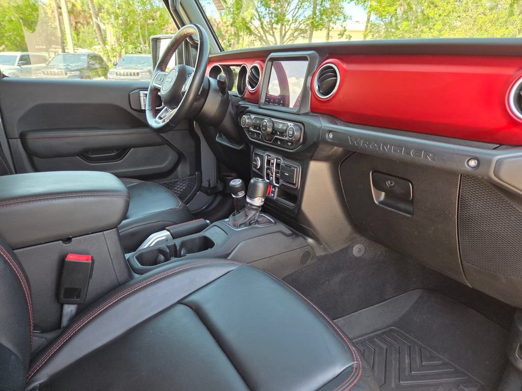 Certified 2021 Jeep Wrangler Unlimited Rubicon w/ Dual Top Group AWD/4WD image 14