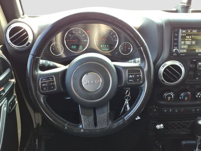Used 2016 Jeep Wrangler Unlimited Sahara w/ Connectivity Group AWD/4WD image 14