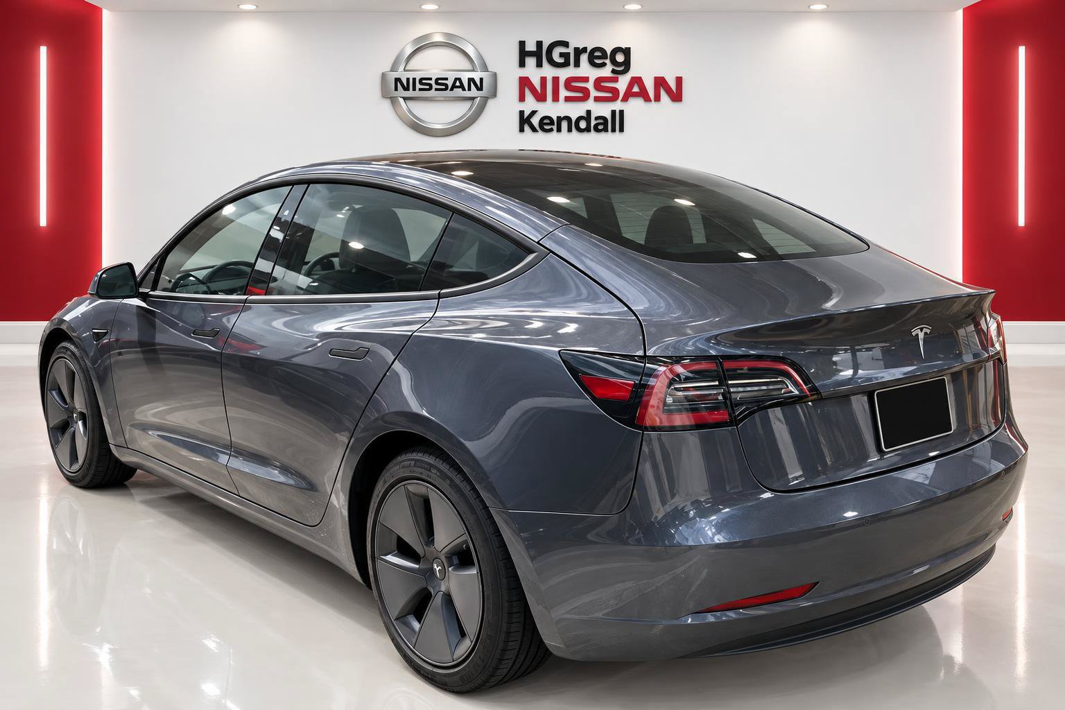 Used 2023 Tesla Model 3 Standard Range RWD image 2