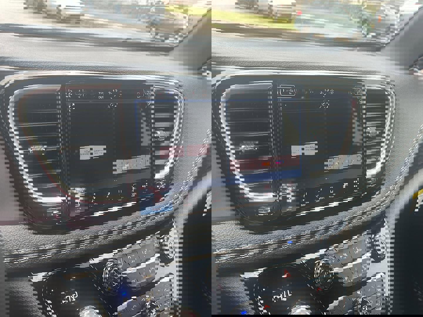 New 2026 Chrysler Pacifica Select image 14