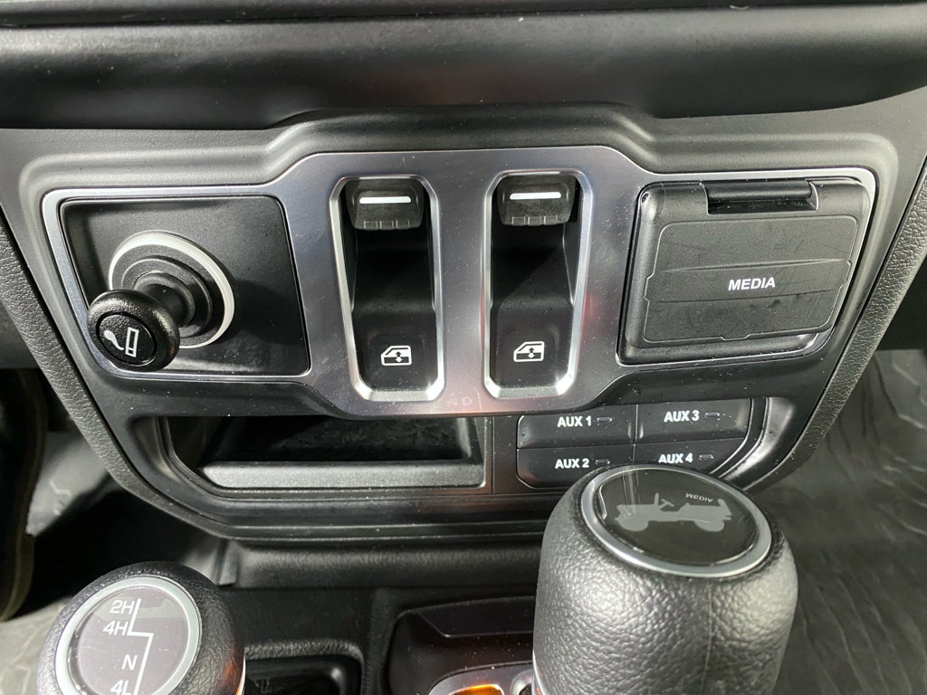Used 2023 Jeep Wrangler Sport AWD/4WD image 19