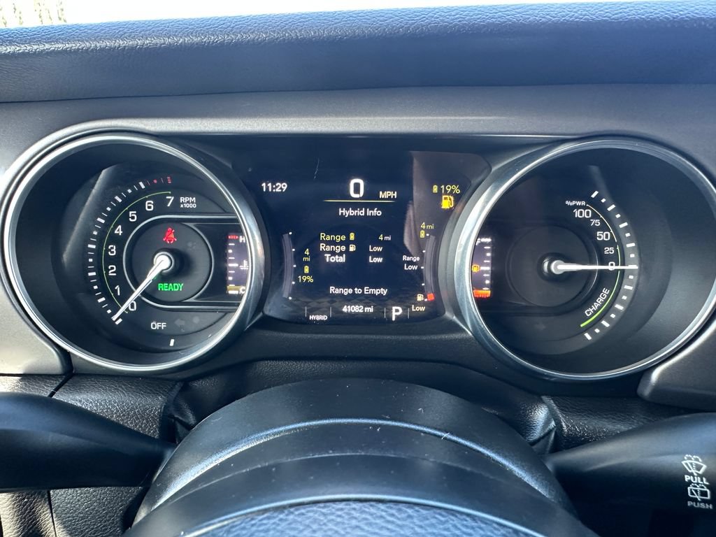 Certified 2023 Jeep Wrangler Unlimited w/ Sun & Screen Package AWD/4WD image 26