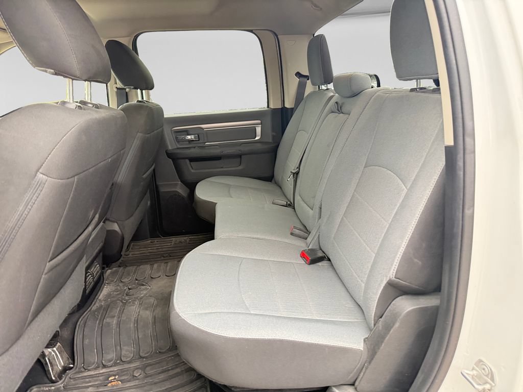 Used 2022 RAM 1500 Classic SLT AWD/4WD image 31