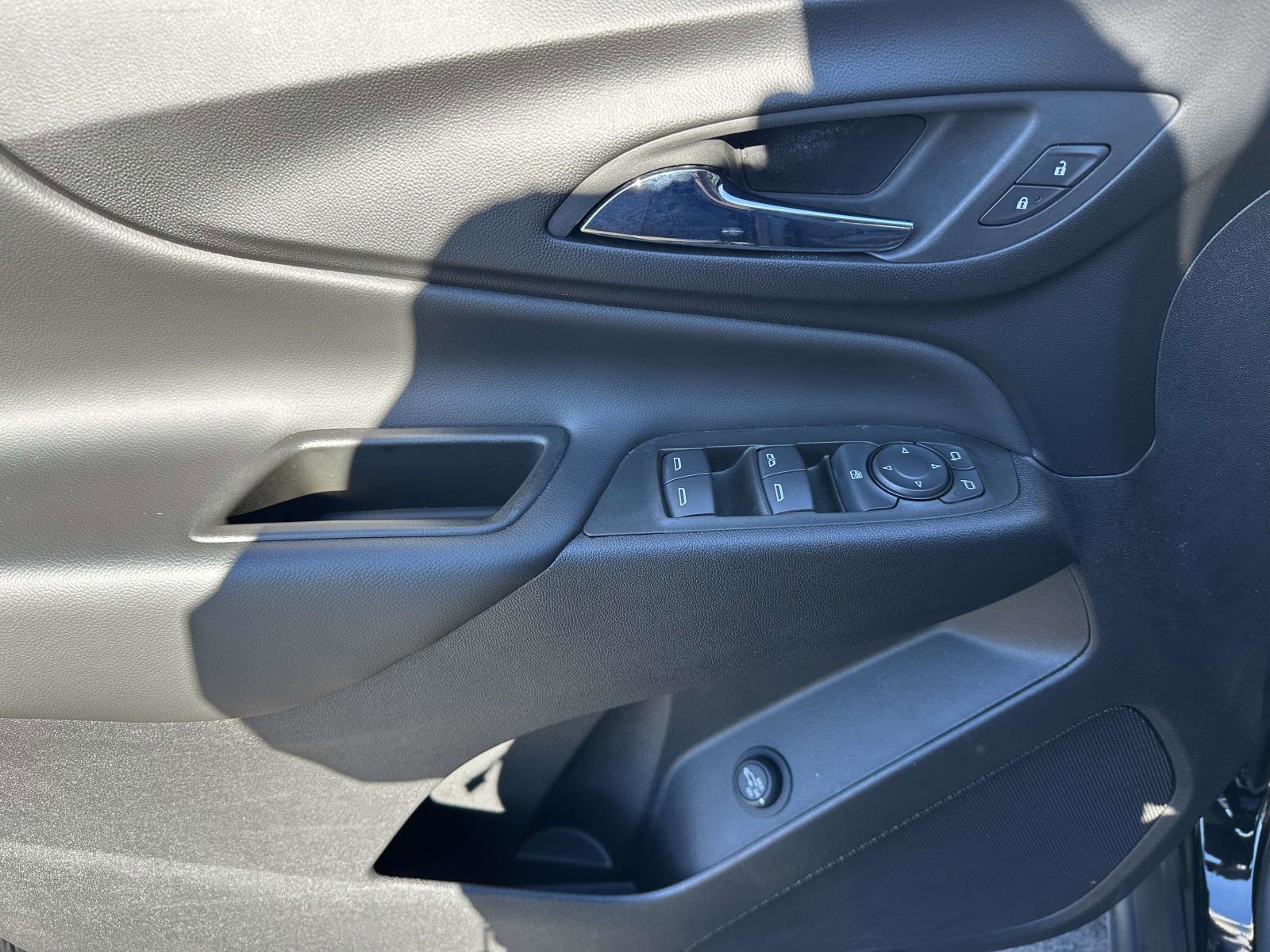 Used 2022 Chevrolet Equinox LT image 16