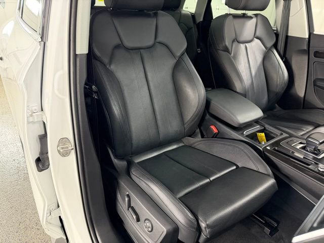 Used 2019 Audi Q5 Prestige w/ Prestige Package image 25