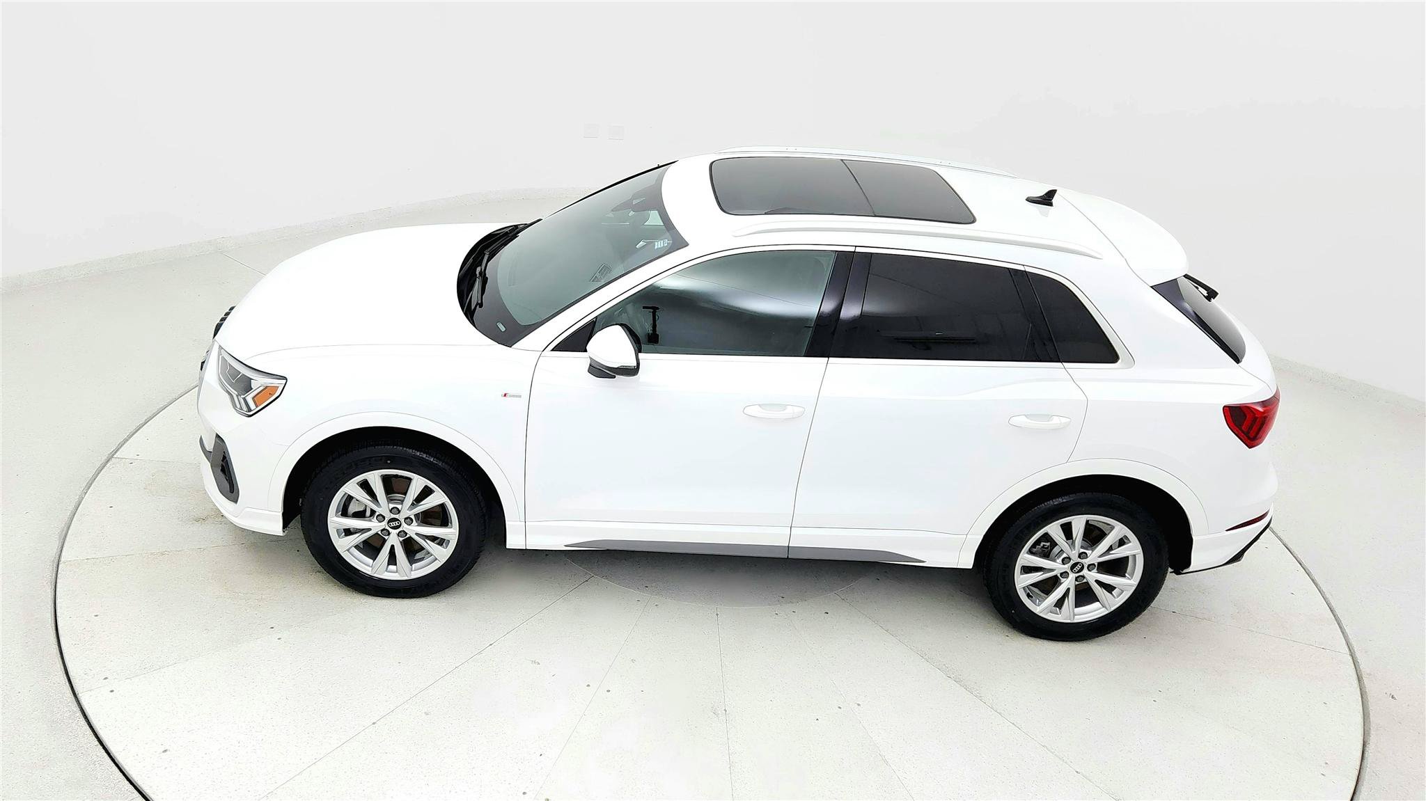 Used 2025 Audi Q3 2.0T Premium AWD/4WD image 14