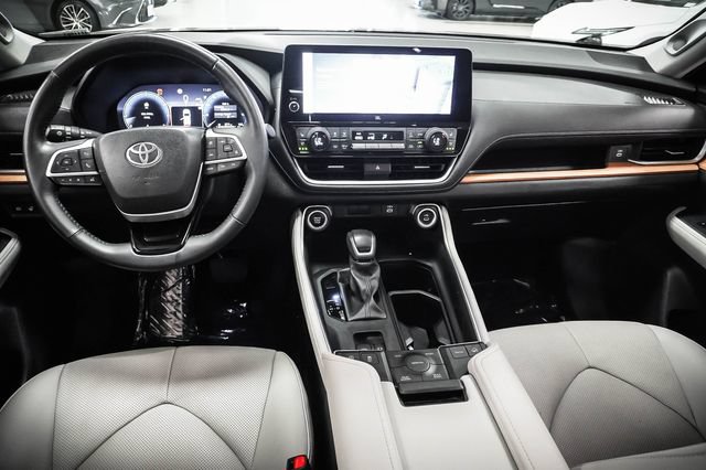 Used 2024 Toyota Grand Highlander AWD image 18