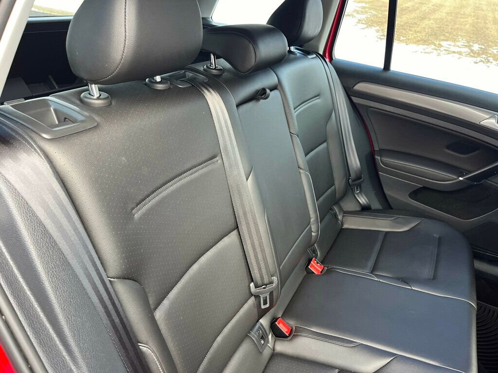 Used 2019 Volkswagen Golf Alltrack SE image 19