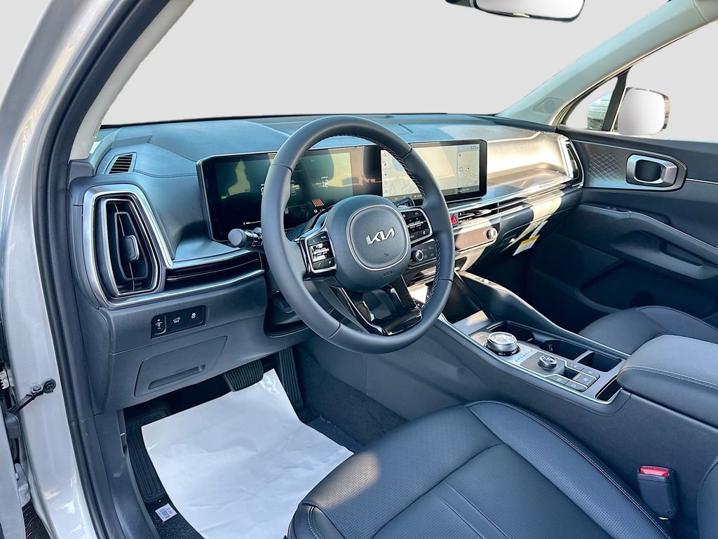 Certified 2025 Kia Sorento EX w/ EX Panoramic Sunroof Package FWD image 9