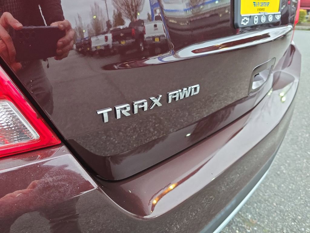 Certified 2022 Chevrolet Trax LT w/ LT Convenience Package image 33