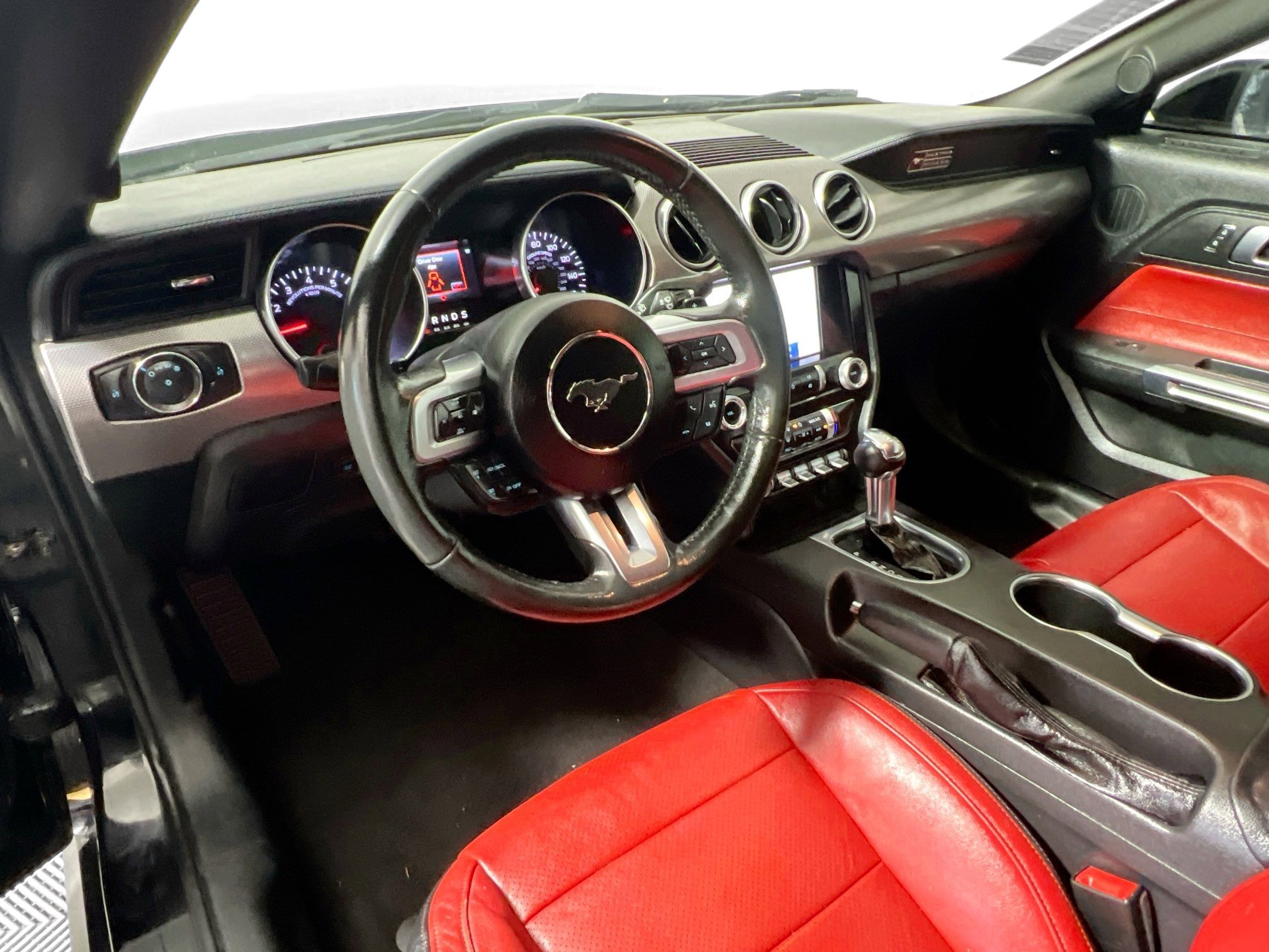 Used 2020 Ford Mustang Convertible w/ Equipment Group 101A image 30