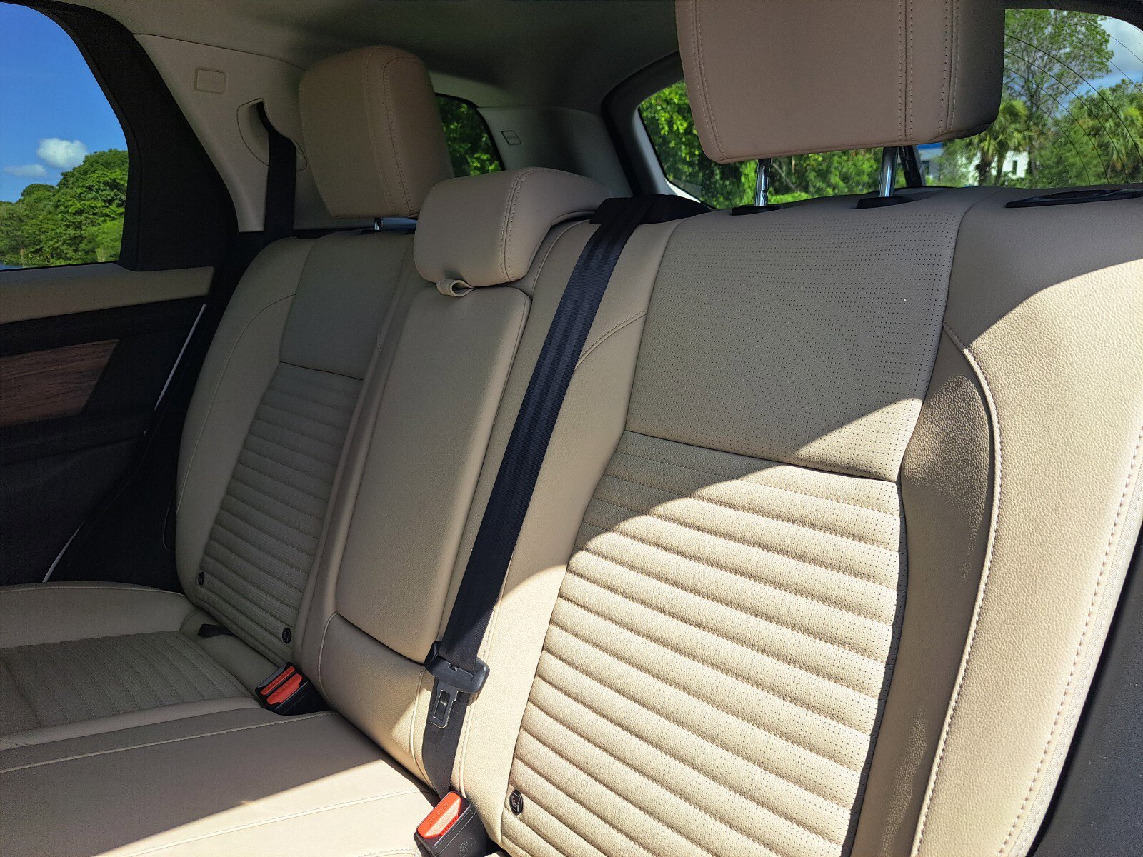 Certified 2025 Land Rover Discovery Sport S image 20