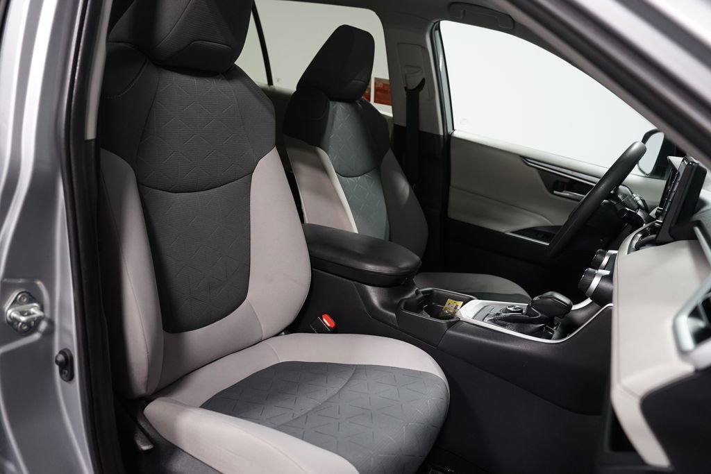 Used 2019 Toyota RAV4 XLE image 27