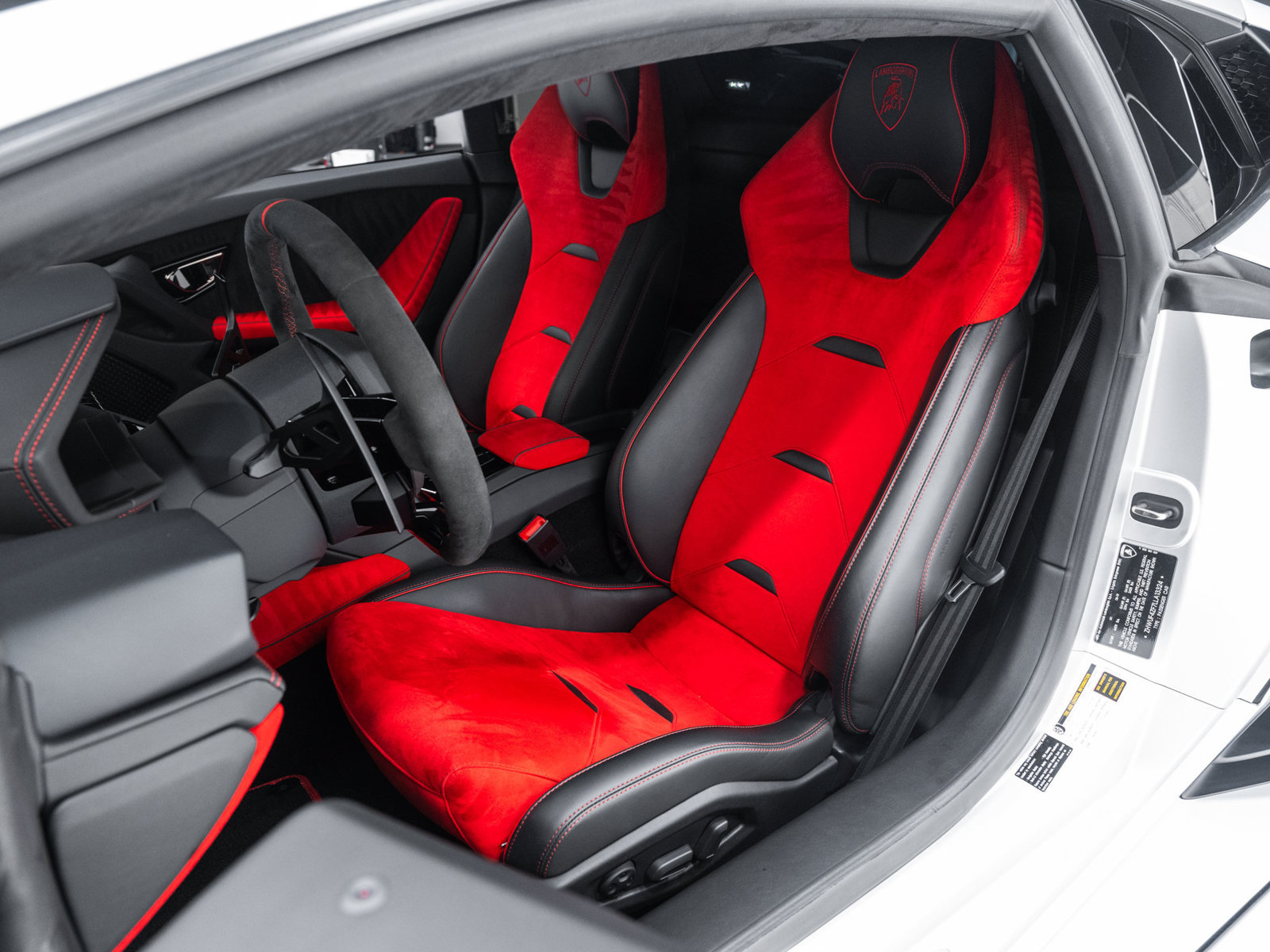 Used 2020 Lamborghini Huracan EVO AWD/4WD image 34