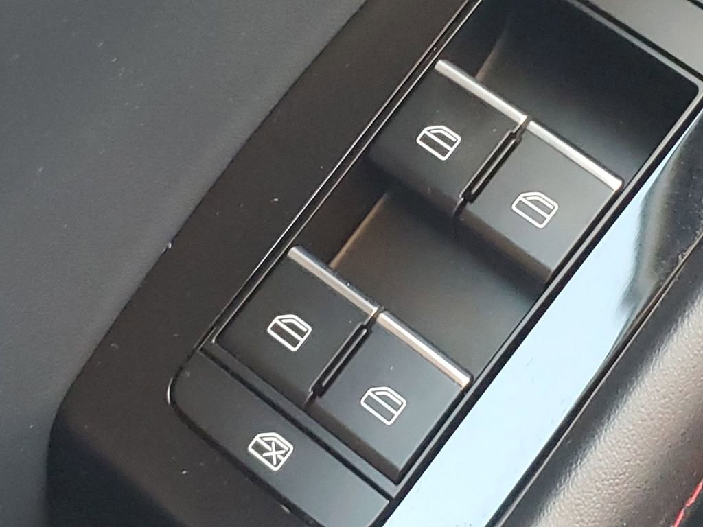 Used 2023 MAZDA MAZDA3 s image 35