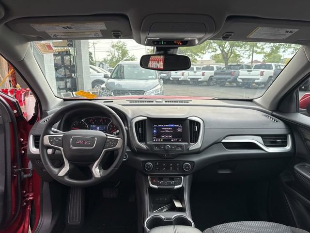 Used 2023 GMC Terrain SLE image 22