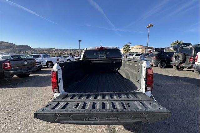 Used 2023 Chevrolet Colorado LT w/ LT Convenience Package II image 4