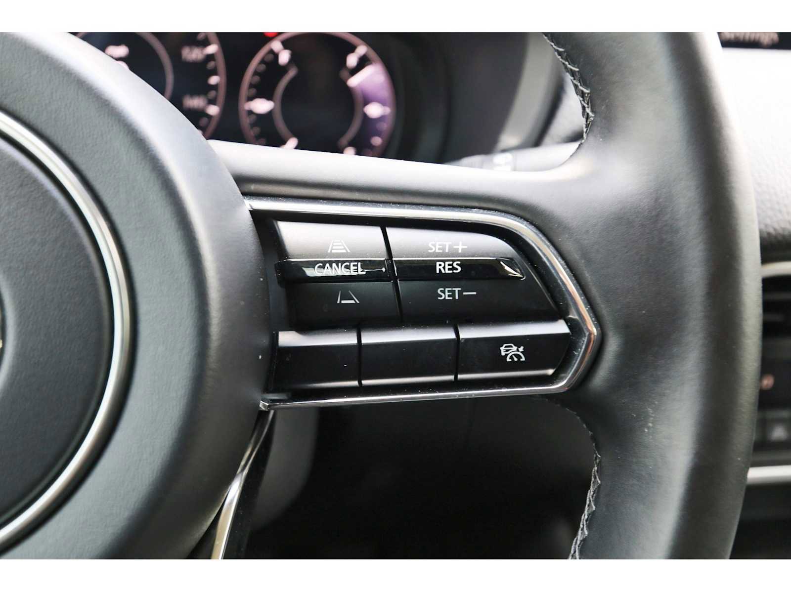 Used 2025 MAZDA CX-90 Plug-In Hybrid w/ Preferred image 17