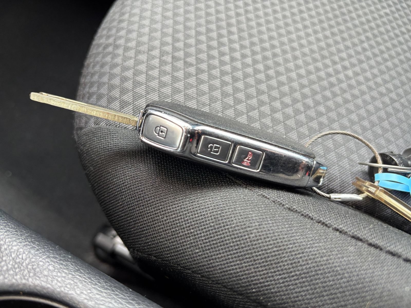 Used 2025 Kia Soul LX w/ LX Technology Package FWD image 20