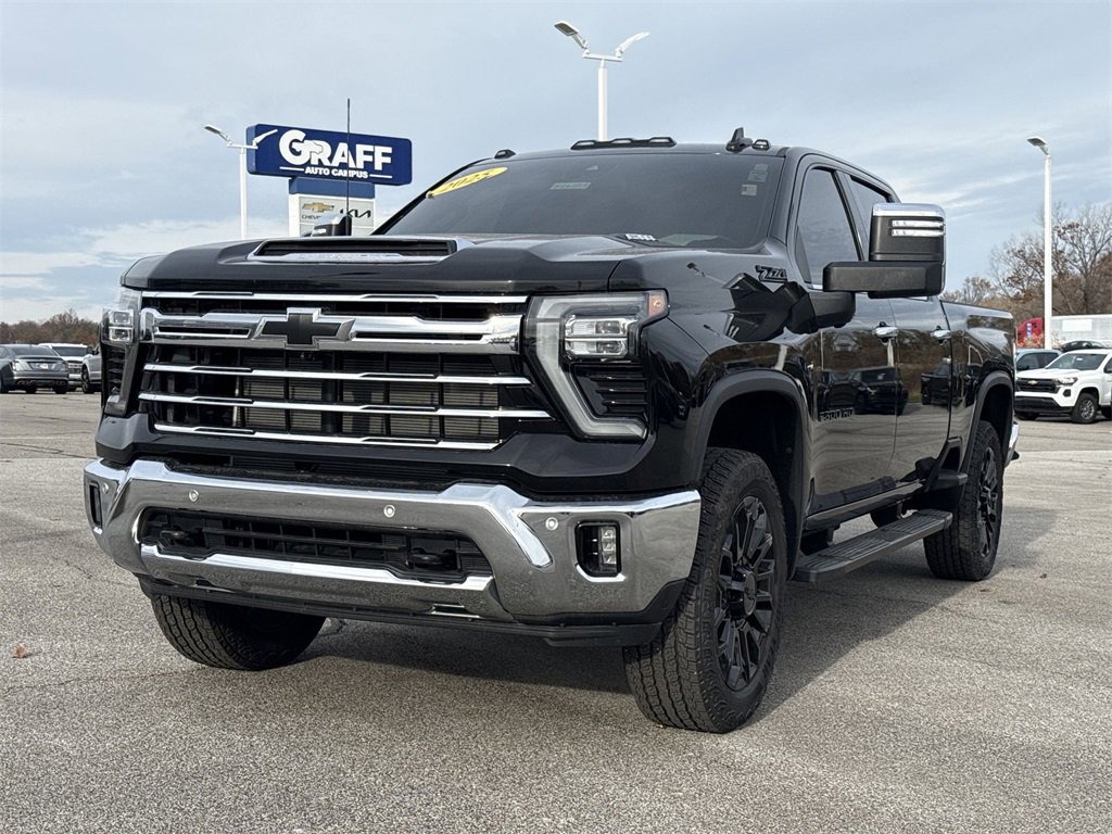 Used 2025 Chevrolet Silverado 2500 LTZ w/ LTZ Convenience Package image 4