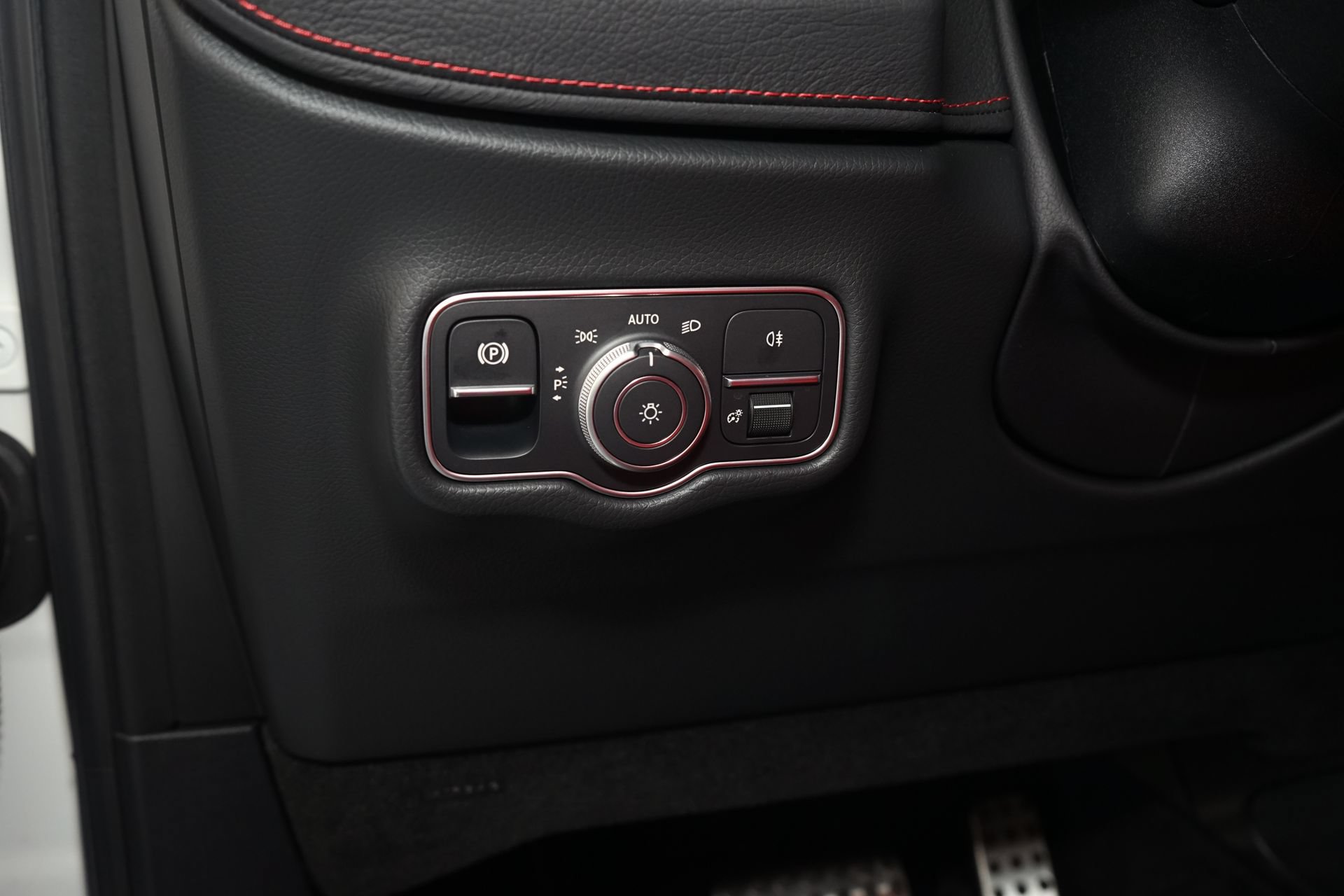Used 2025 Mercedes-Benz G 63 AMG 4MATIC image 32