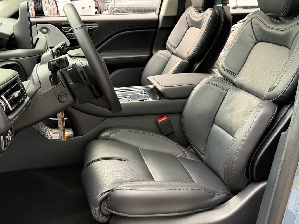 New 2026 Lincoln Aviator Reserve w/ Luxury Package AWD/4WD image 24