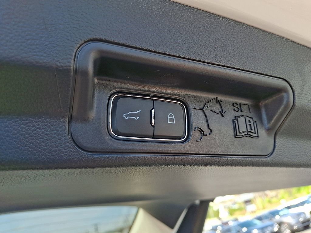 Used 2025 Ford Explorer Active w/ Active Comfort Package AWD/4WD image 29