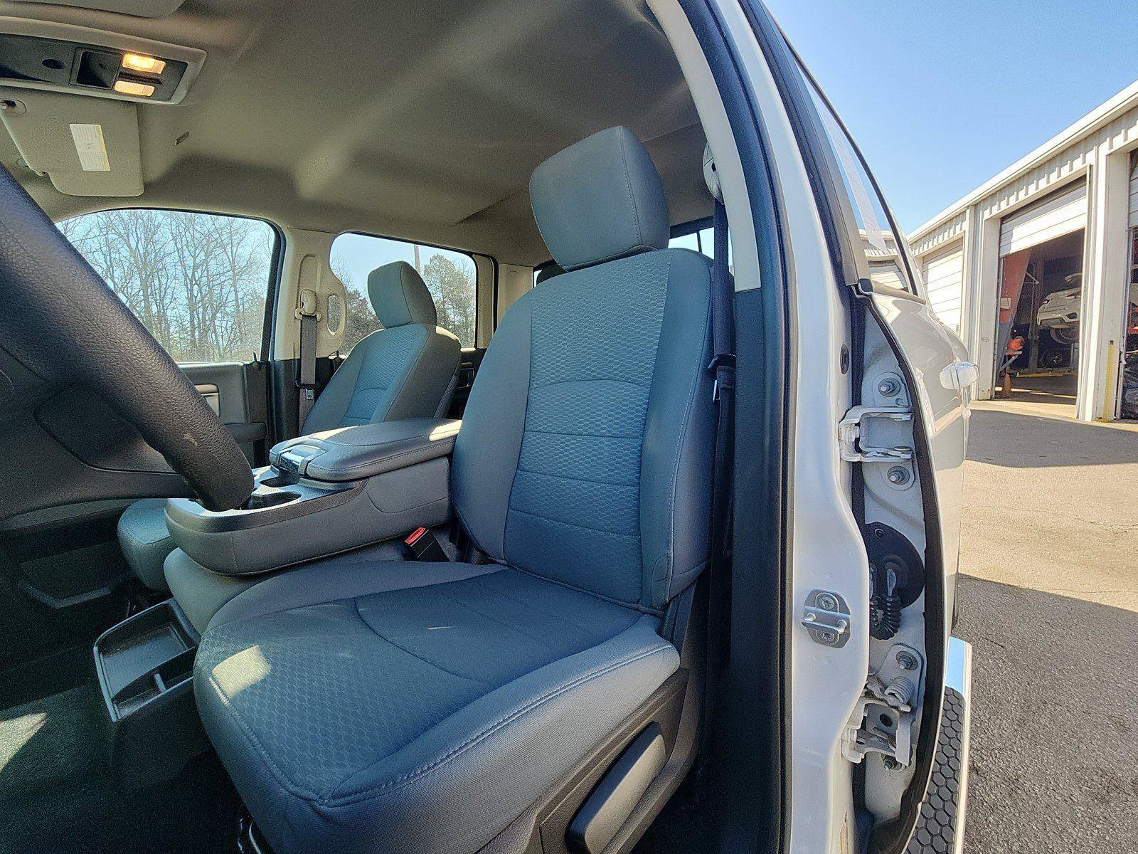 Used 2019 RAM 1500 Classic SLT image 18