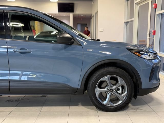 Used 2025 Ford Escape ST-Line w/ Tech Pack #1 AWD/4WD image 16