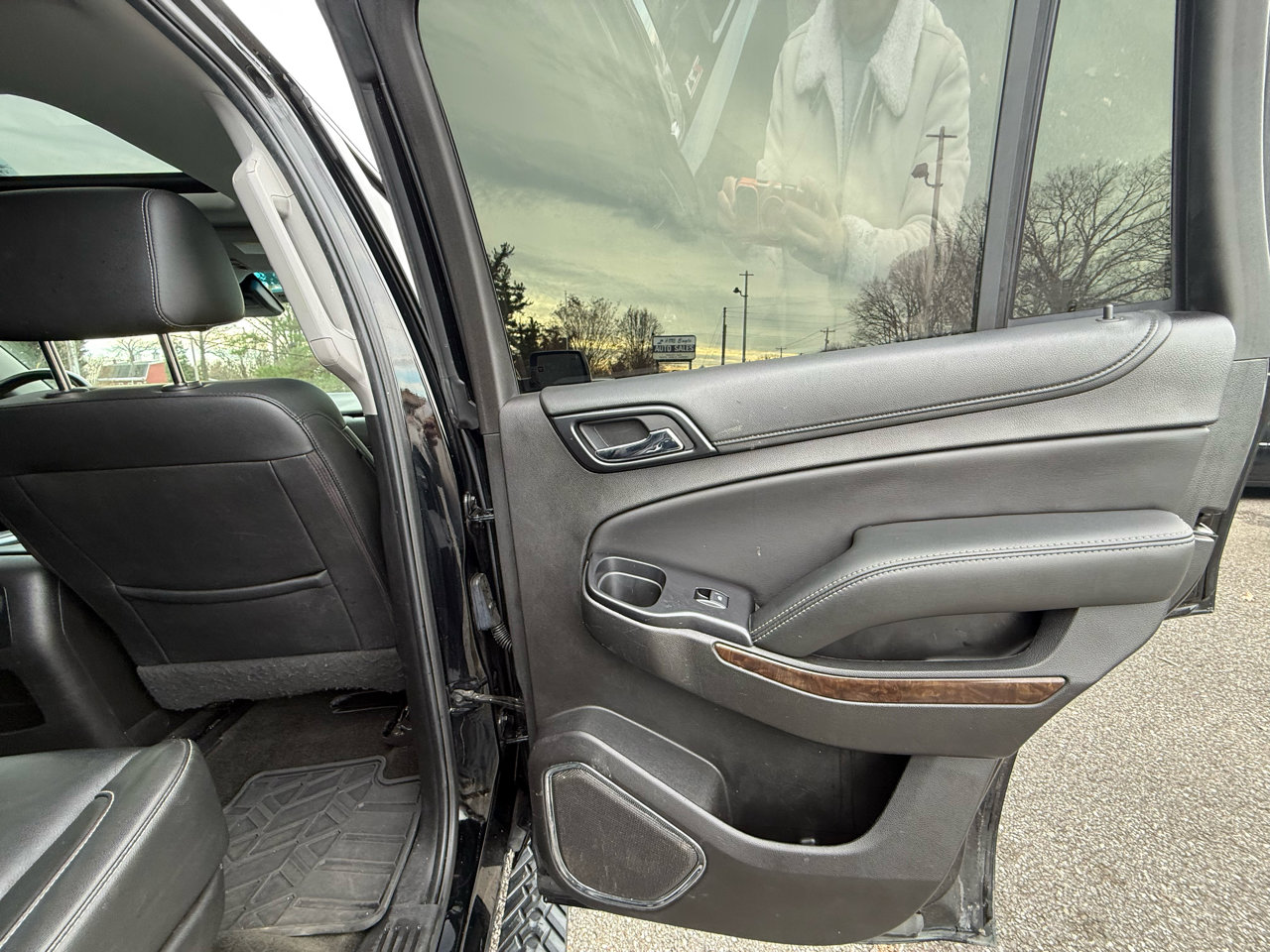Used 2017 Chevrolet Tahoe LT image 30