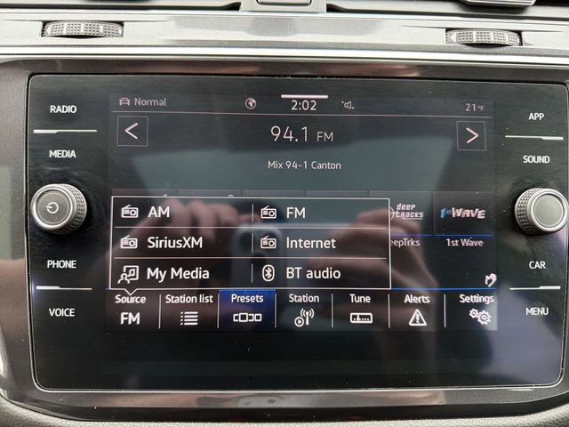 Used 2021 Volkswagen Tiguan SE image 18