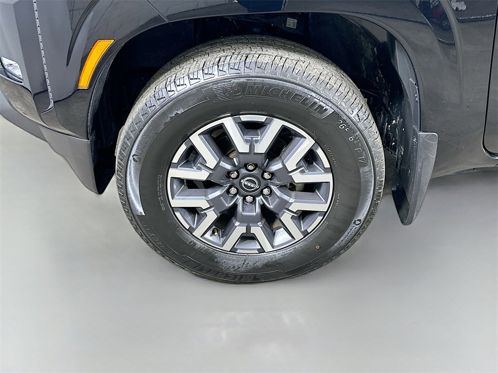 Used 2024 Nissan Frontier SL w/ Technology Package image 8