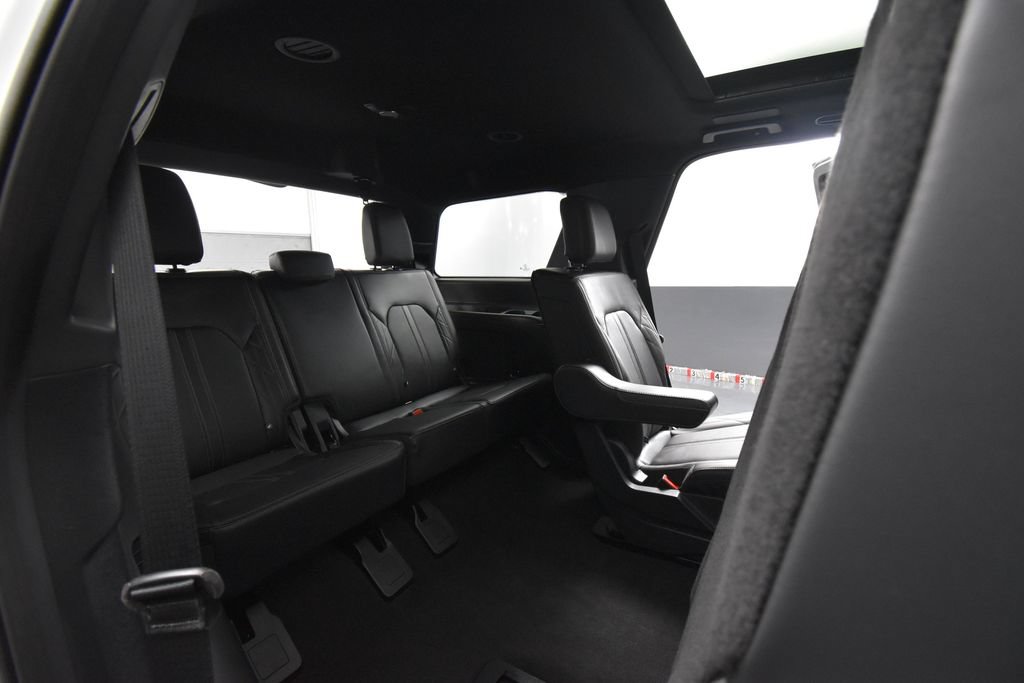 Used 2024 Ford Expedition Platinum AWD/4WD image 44