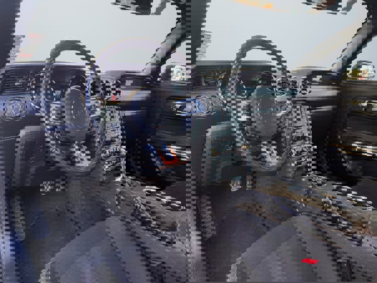 Used 2018 Ford Mustang Coupe RWD image 15