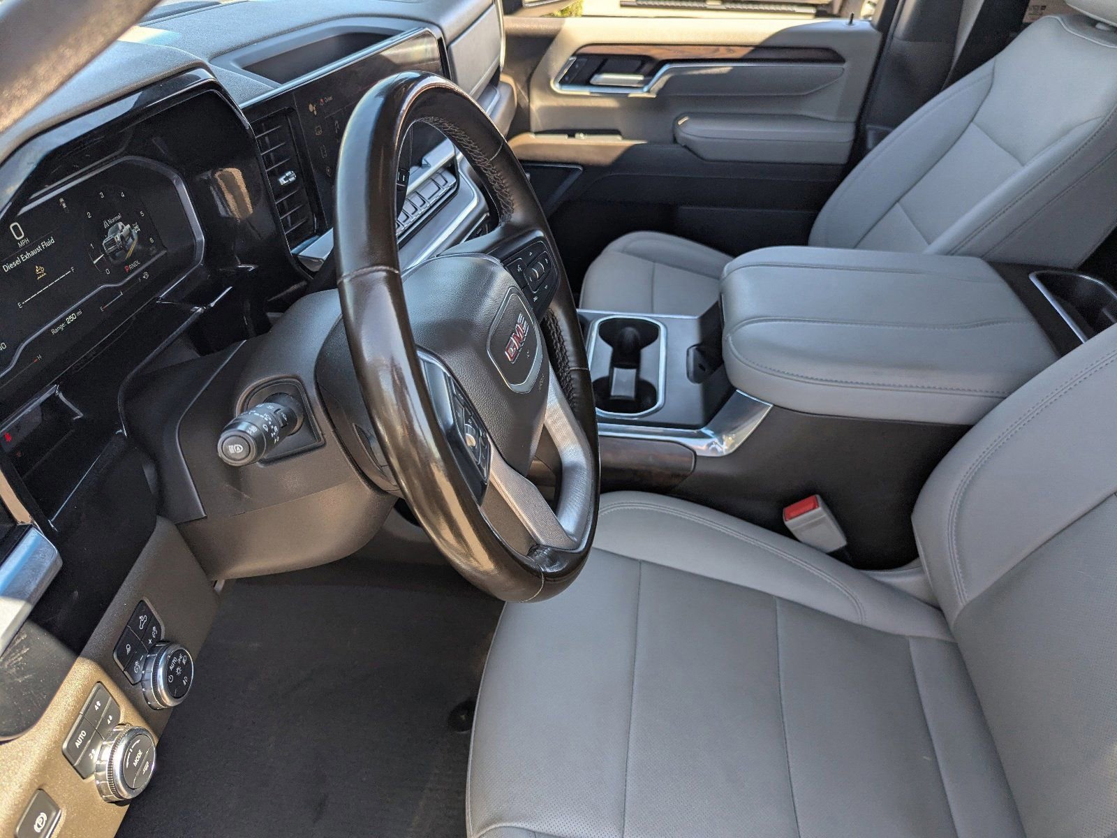 Used 2024 GMC Sierra 2500 SLT w/ SLT Premium Package image 23