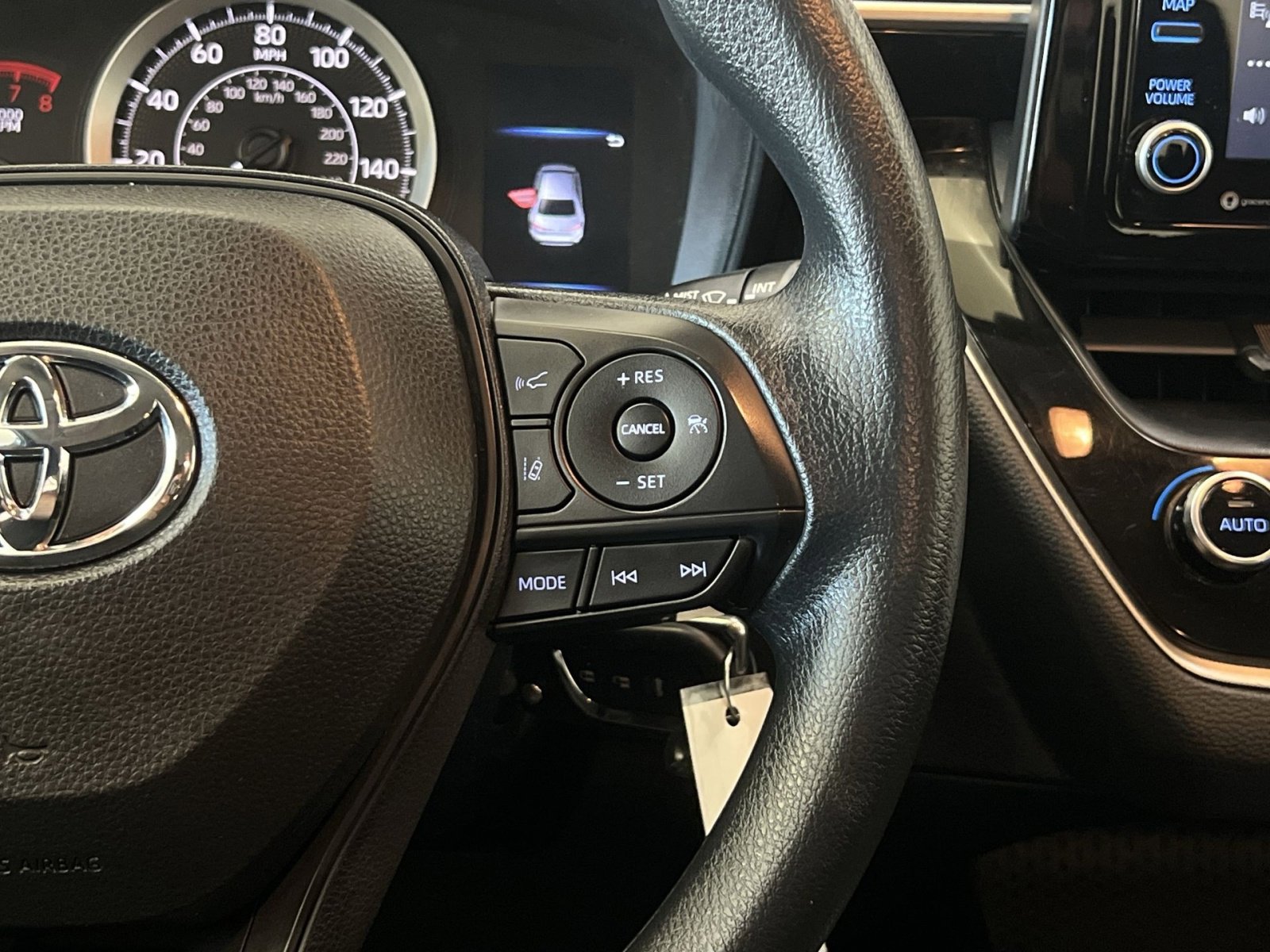 Used 2022 Toyota Corolla LE FWD image 31