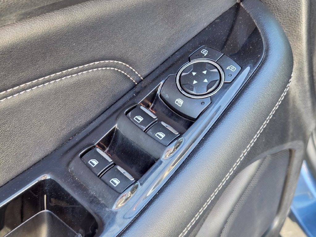 Used 2019 Ford Edge Titanium FWD image 18
