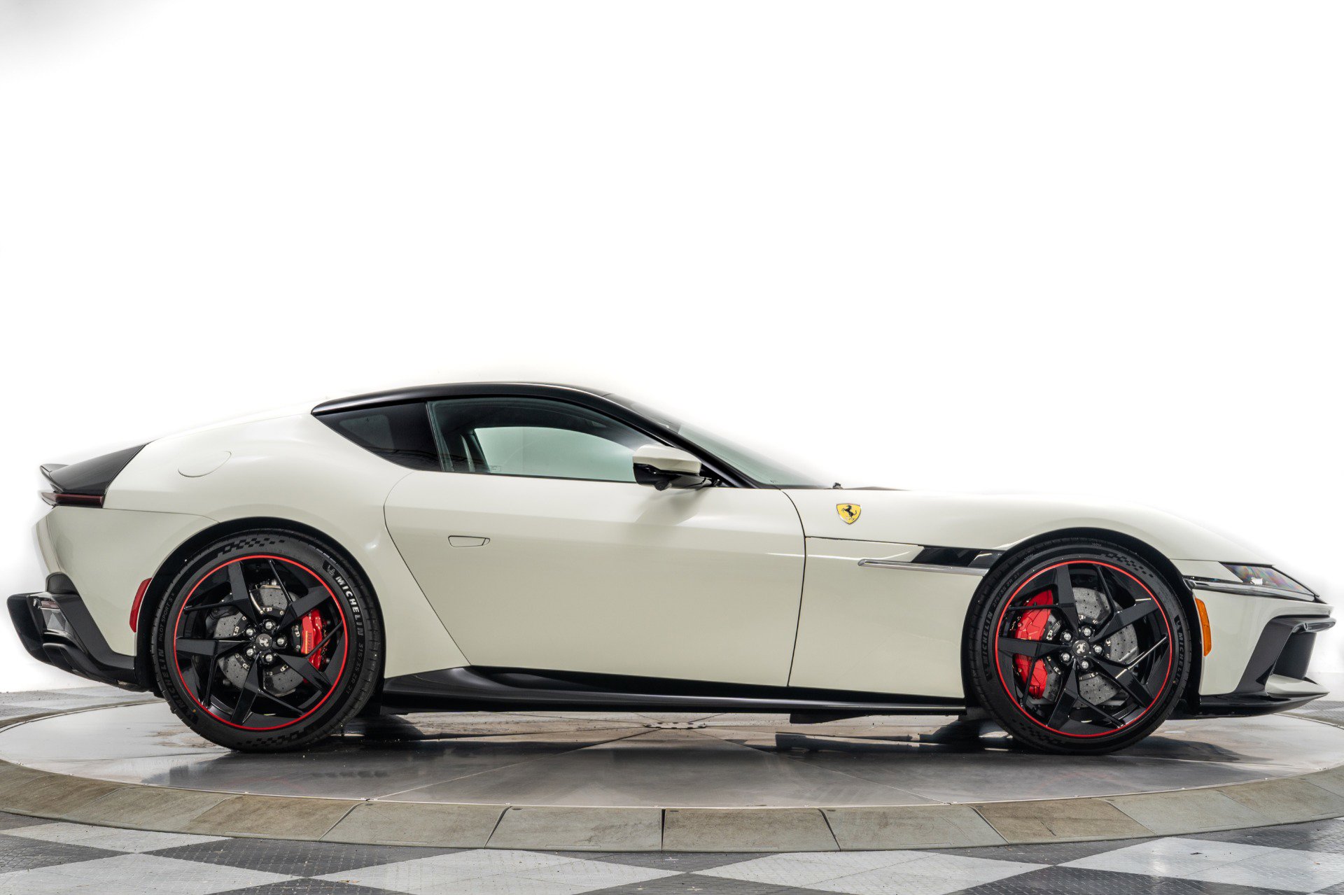 Used 2025 Ferrari 12Cilindri image 49