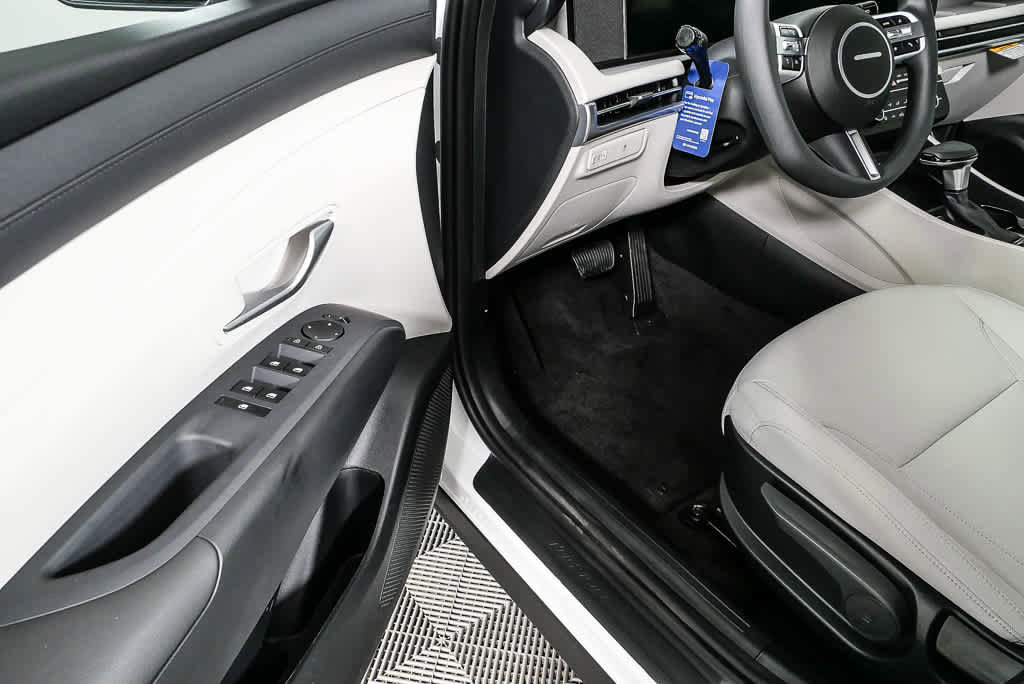 New 2026 Hyundai Tucson SE image 8